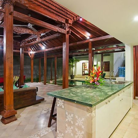 Villa Amalia Legian Extérieur photo